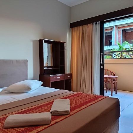 Sapta Petala Hotel Кута Екстериор снимка