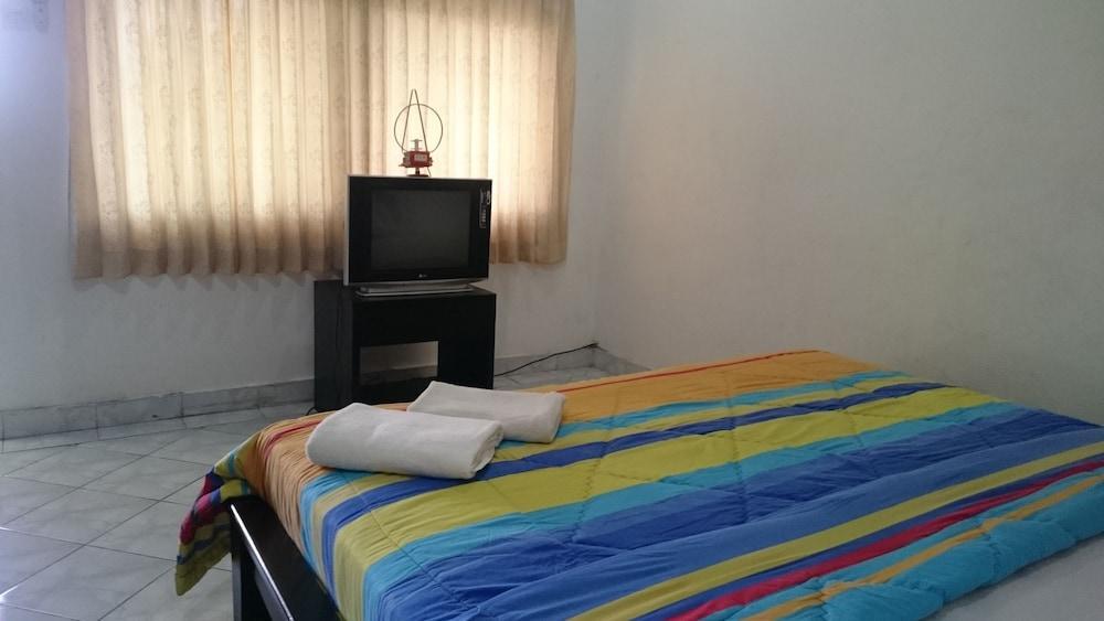 Sapta Petala Hotel Кута Екстериор снимка