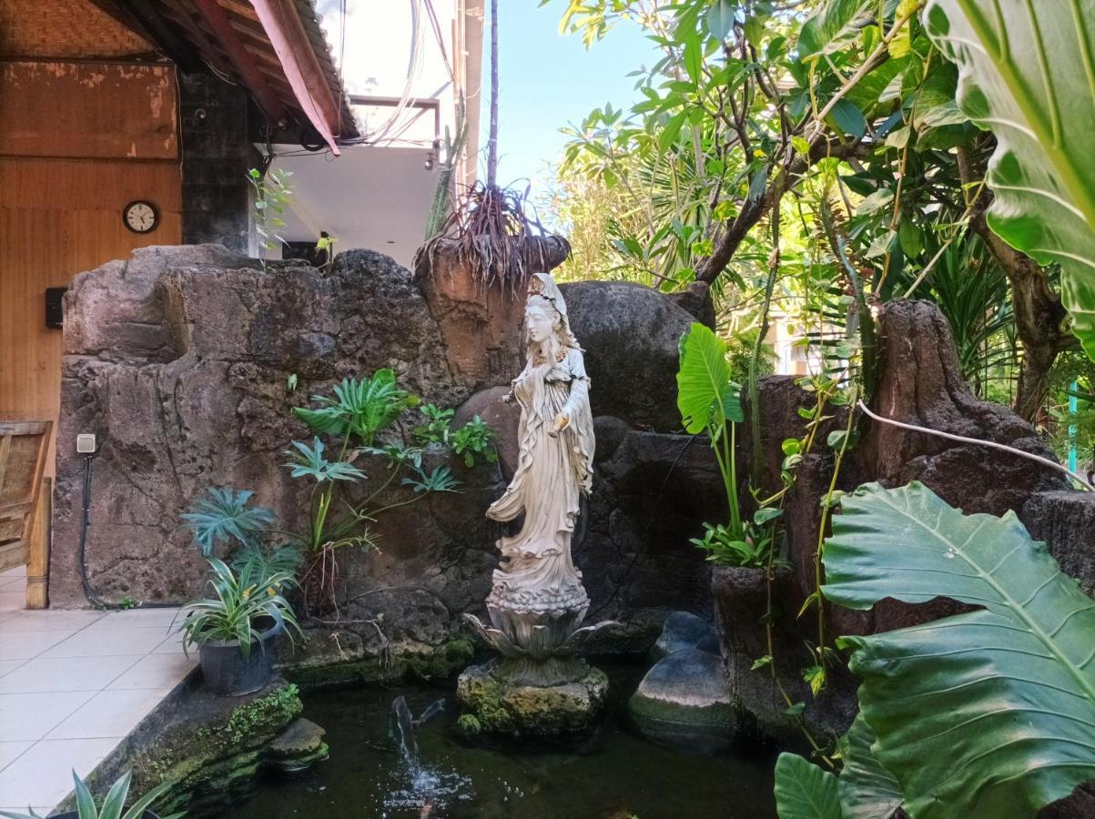 Sapta Petala Hotel Кута Екстериор снимка