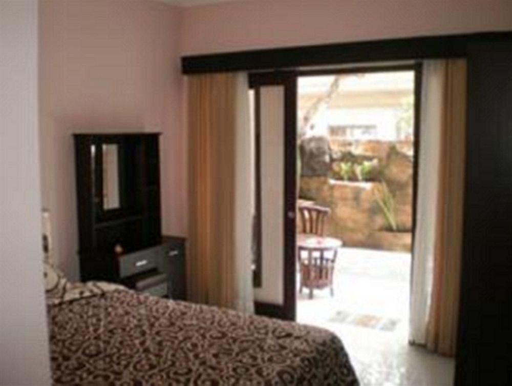 Sapta Petala Hotel Кута Екстериор снимка